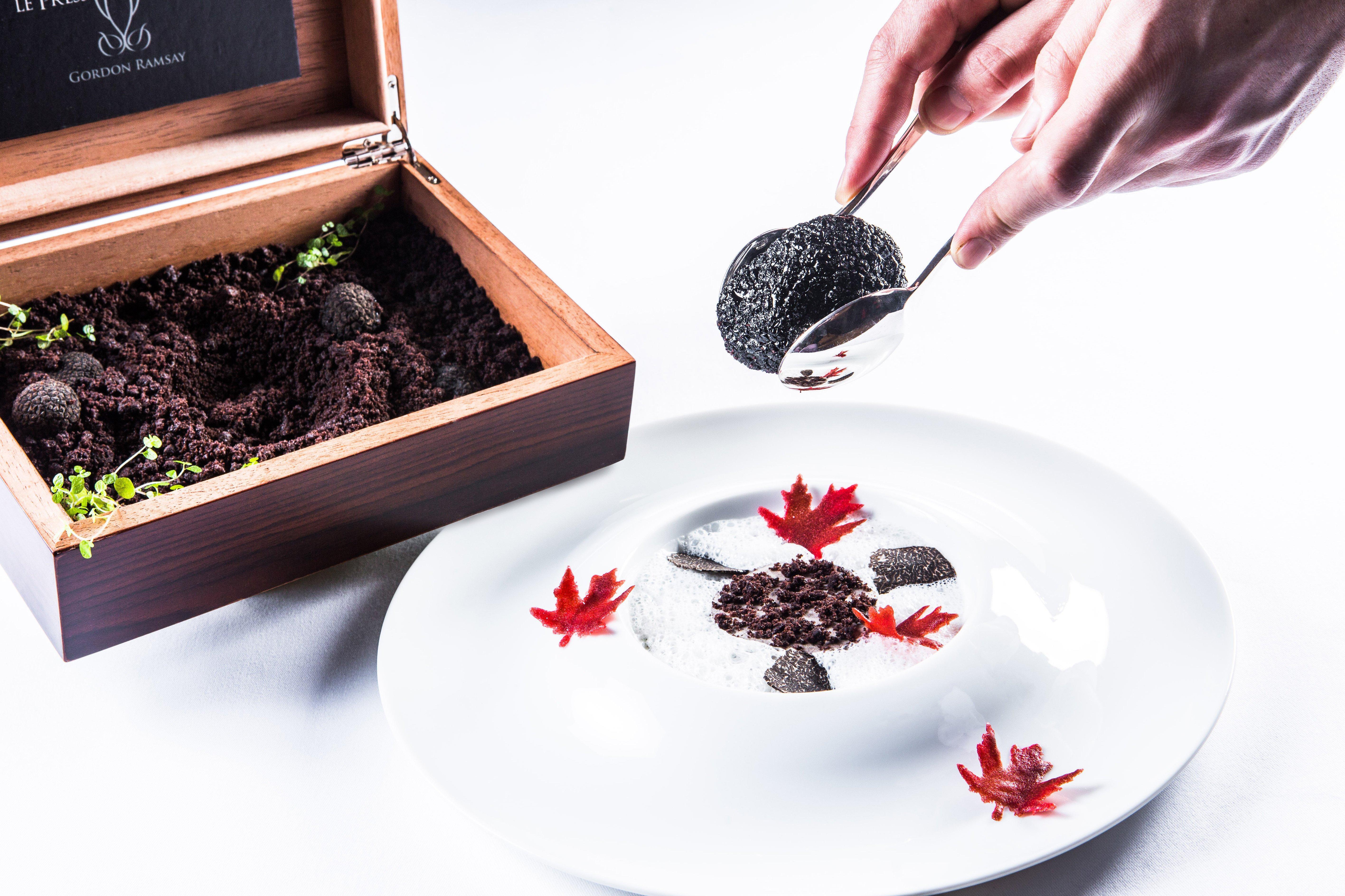 Intercontinental Bordeaux Le Grand Hotel By Ihg Esterno foto A dish of black garlic