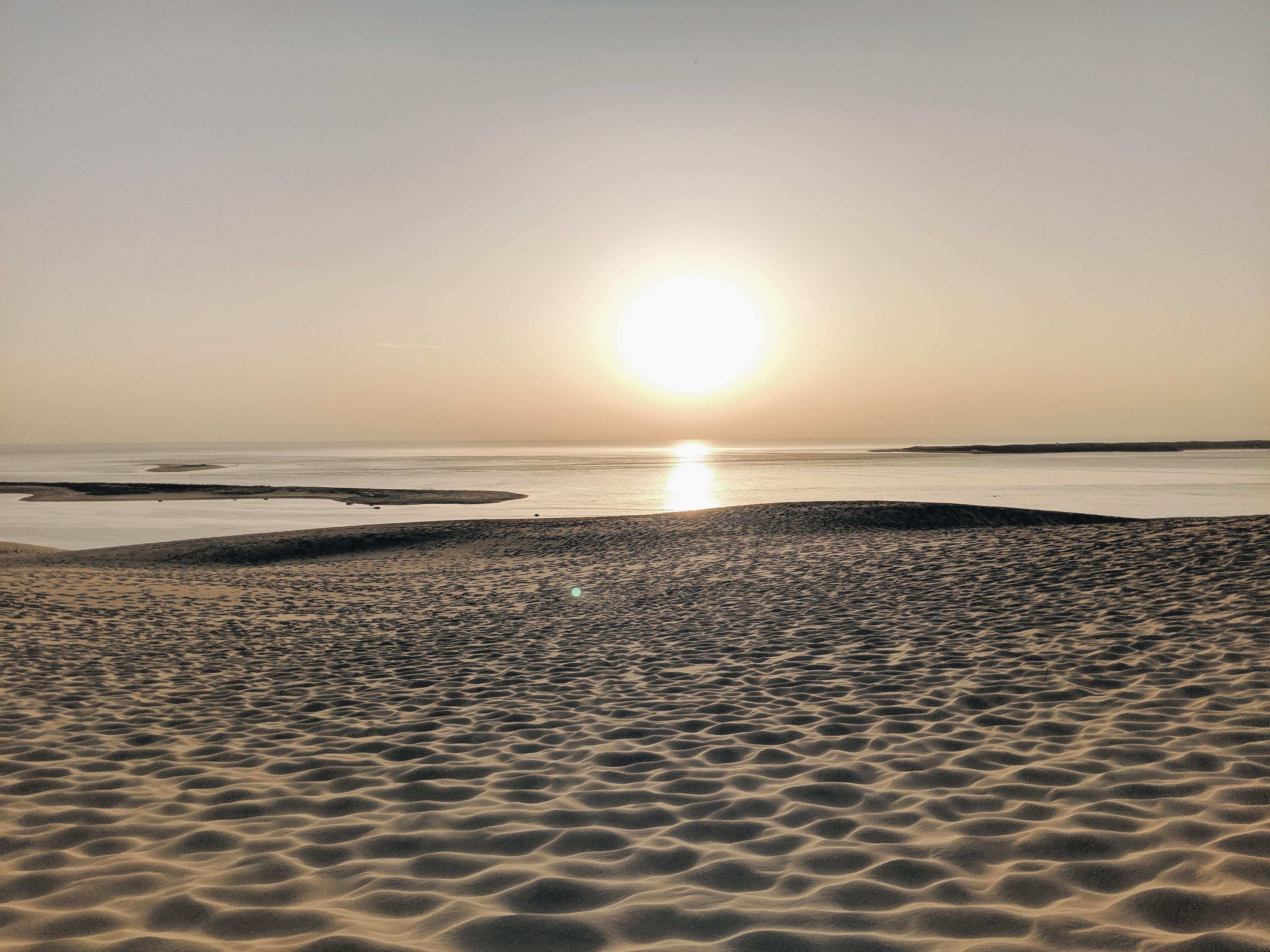 Intercontinental Bordeaux Le Grand Hotel By Ihg Esterno foto Sunset at the beach