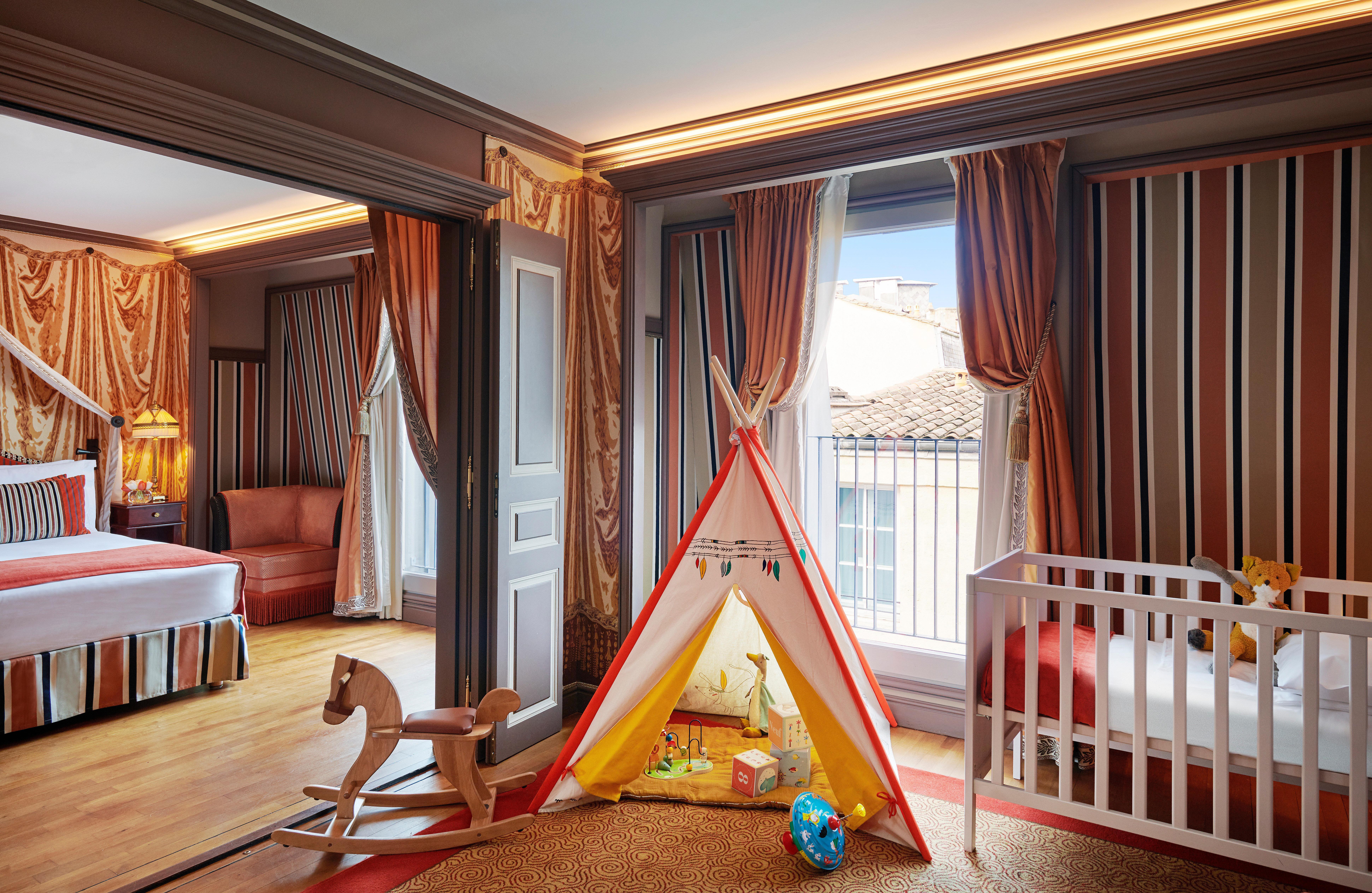 Intercontinental Bordeaux Le Grand Hotel By Ihg Esterno foto Family Suite