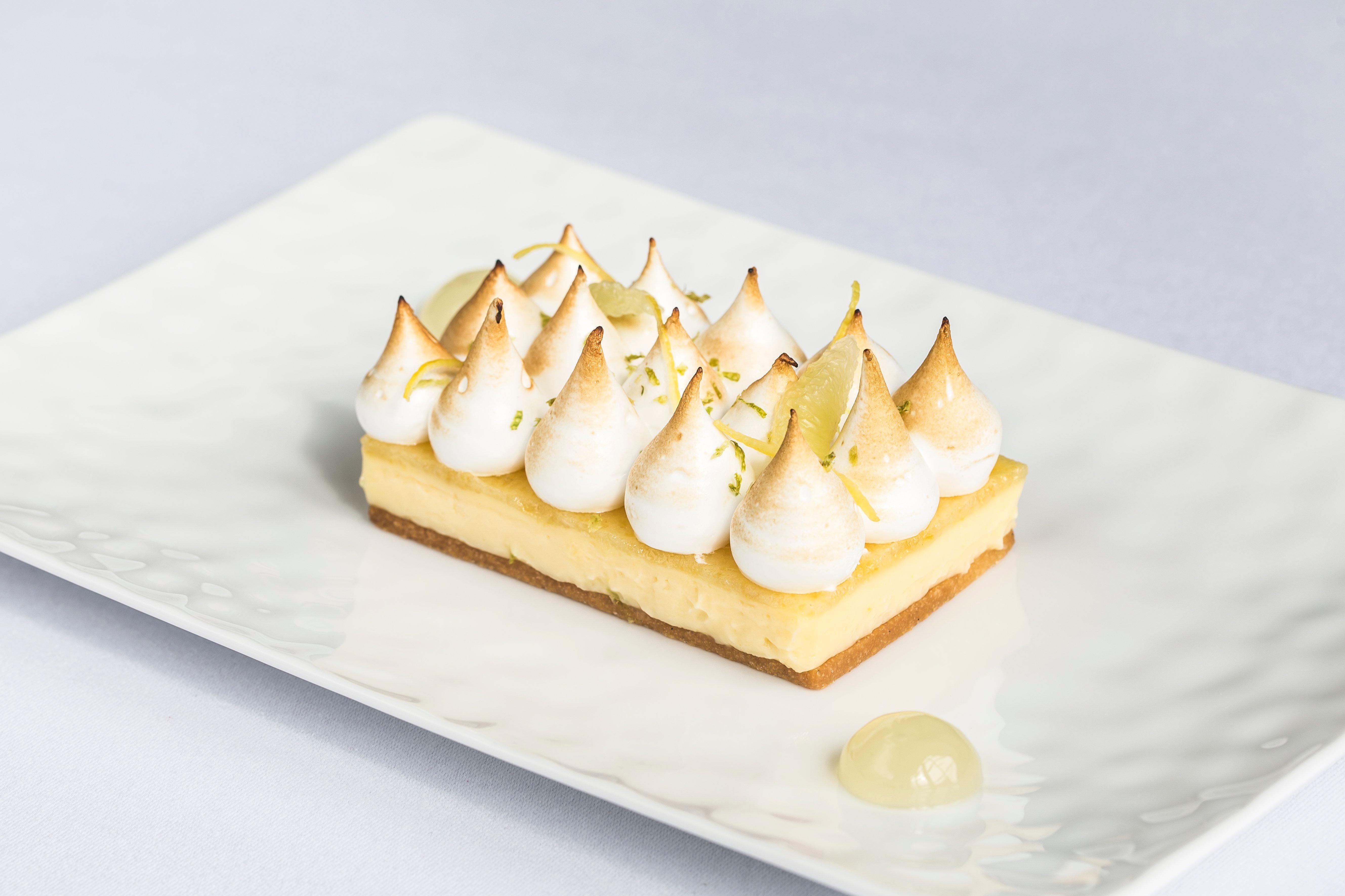 Intercontinental Bordeaux Le Grand Hotel By Ihg Esterno foto A lemon meringue tart