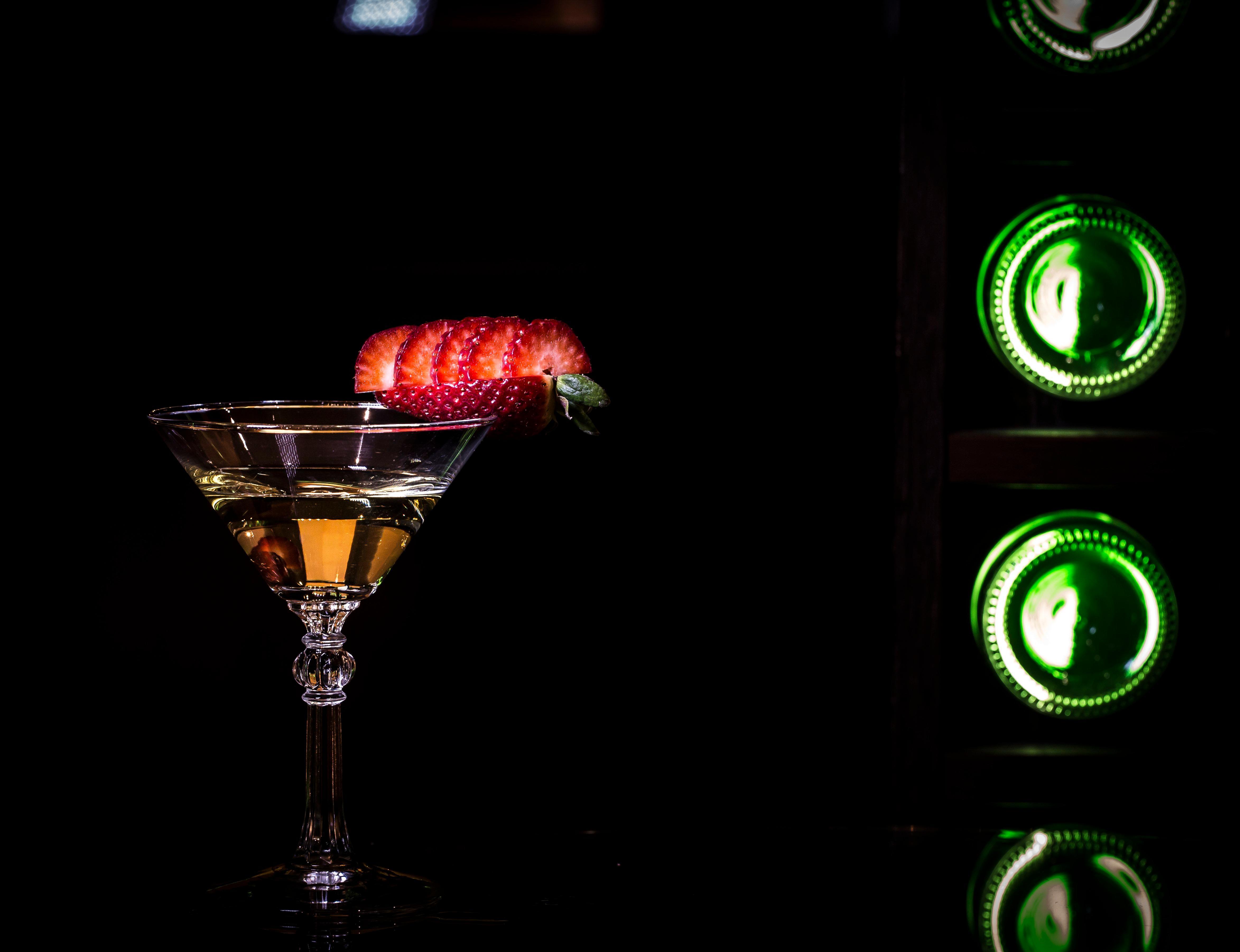 Intercontinental Bordeaux Le Grand Hotel By Ihg Esterno foto A strawberry martini
