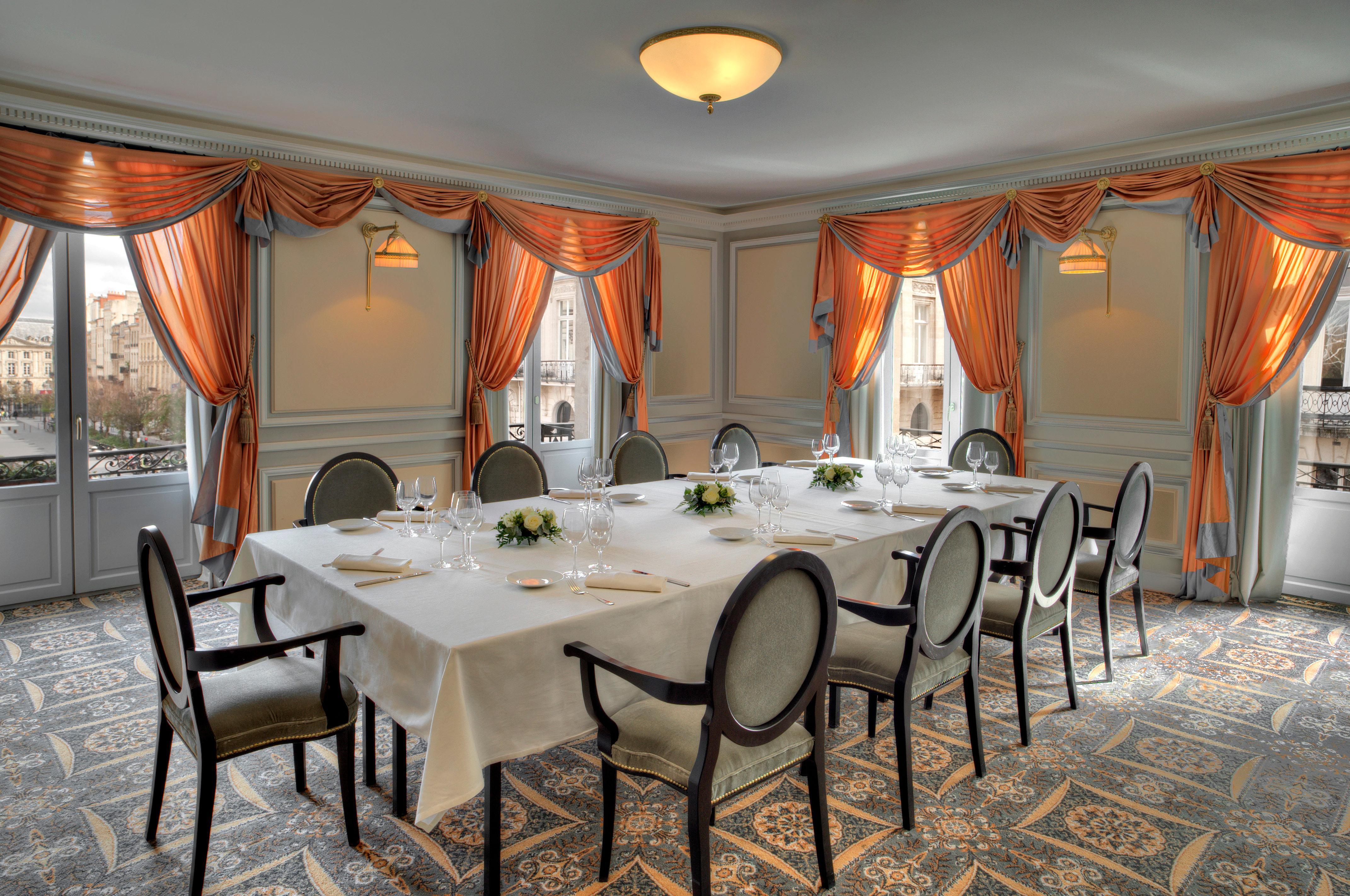 Intercontinental Bordeaux Le Grand Hotel By Ihg Esterno foto The restaurant