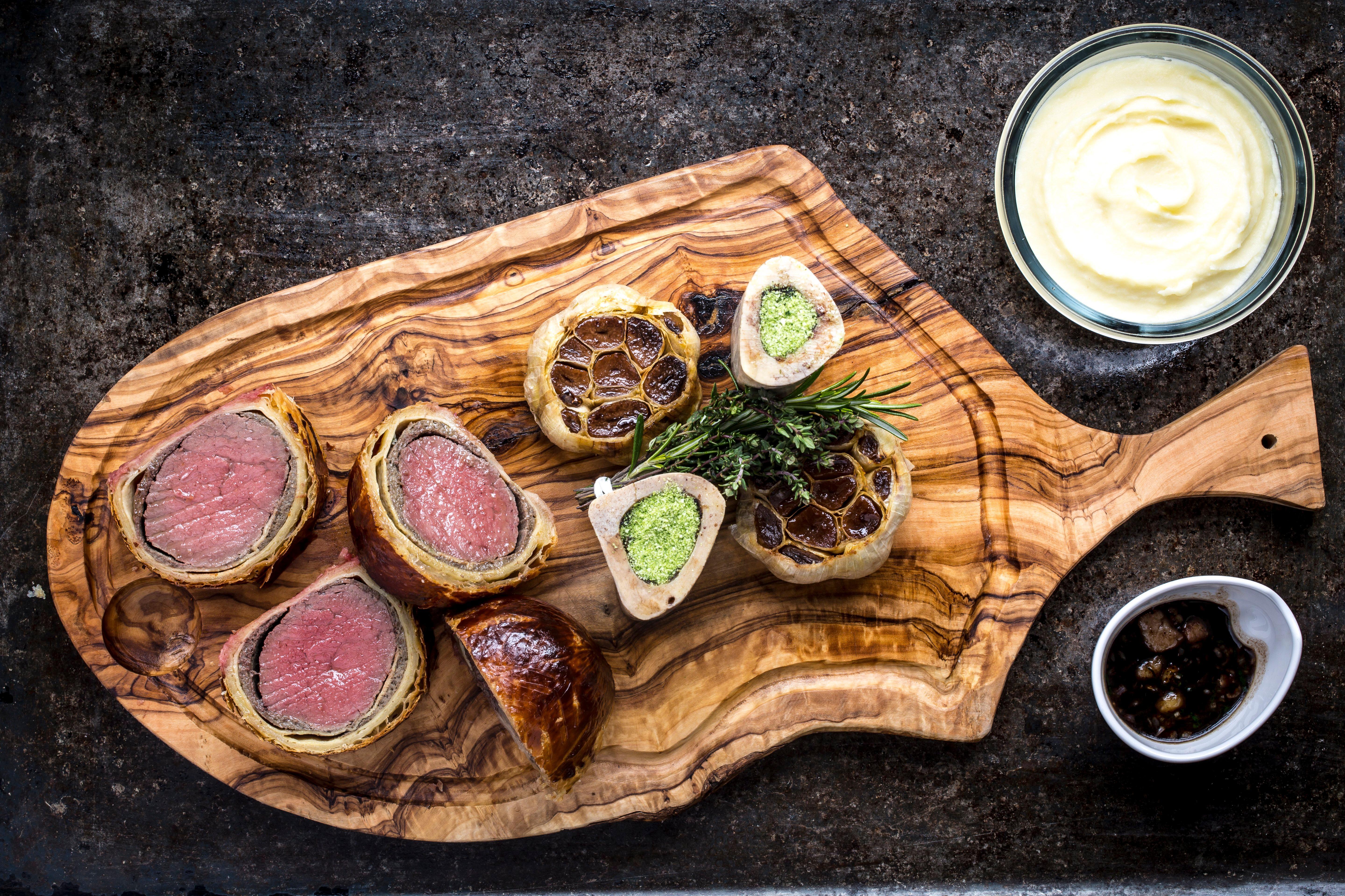 Intercontinental Bordeaux Le Grand Hotel By Ihg Esterno foto Beef tenderloin