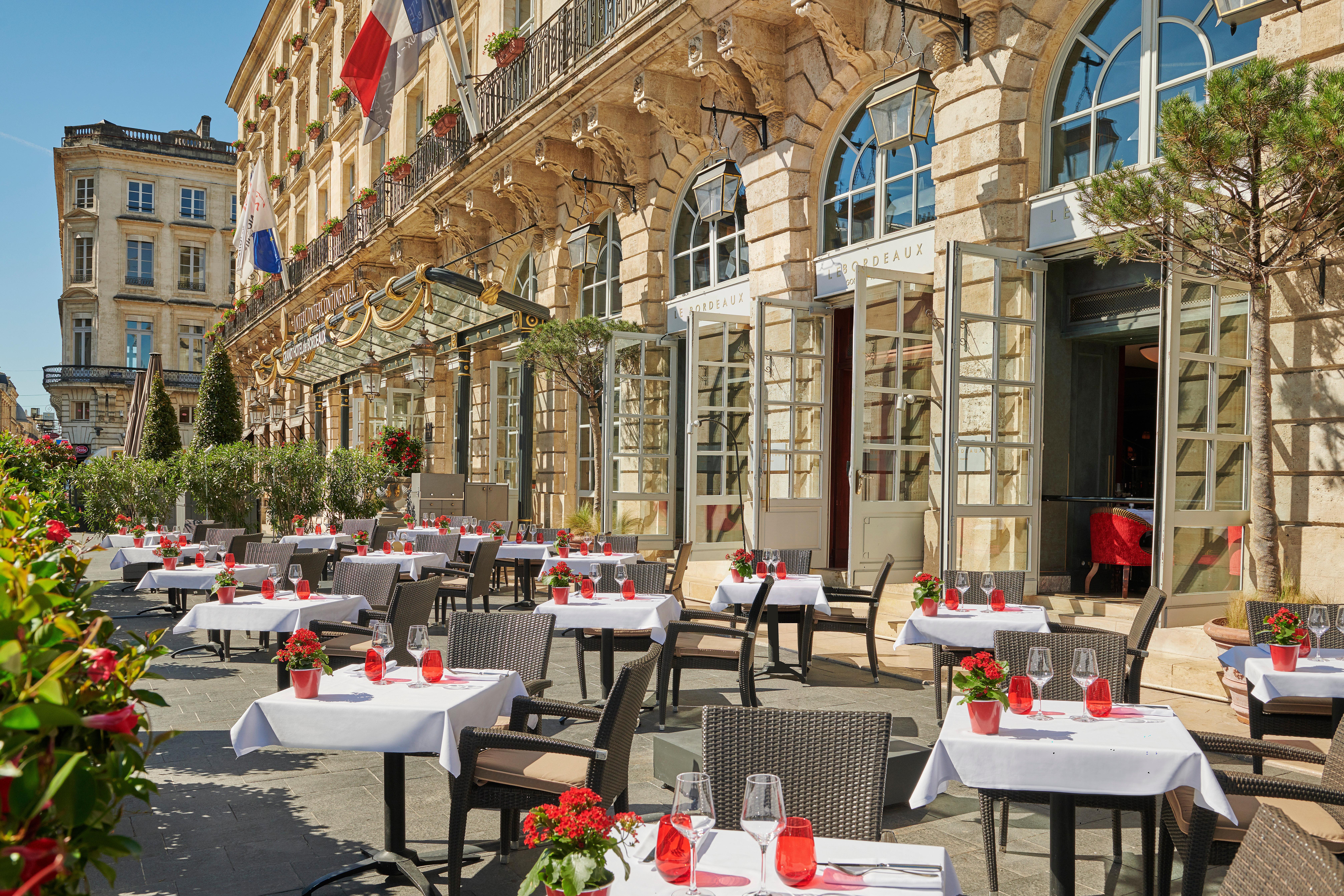Intercontinental Bordeaux Le Grand Hotel By Ihg Esterno foto The restaurant's terrace